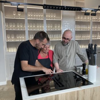 photo_5945010812940830847_y