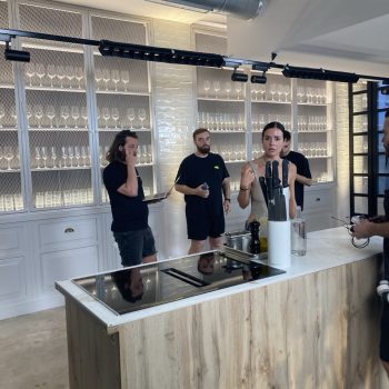 photo_5945010812940830854_y