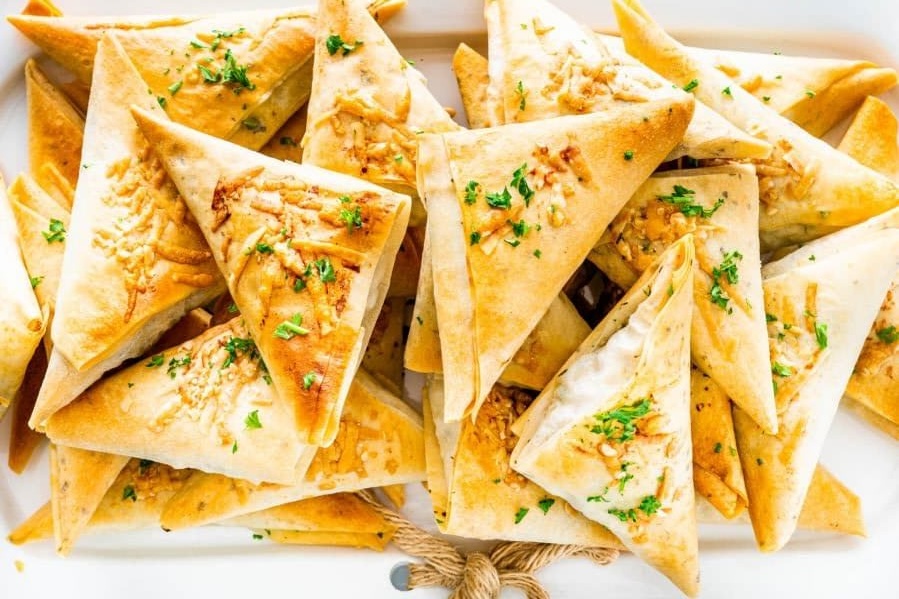 Samosas de salmón e idiazabal